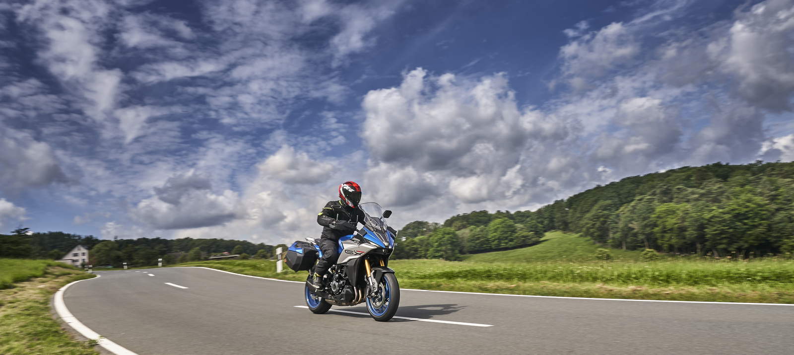 BMW S 1000 XR vs Suzuki GSX 1000 GX